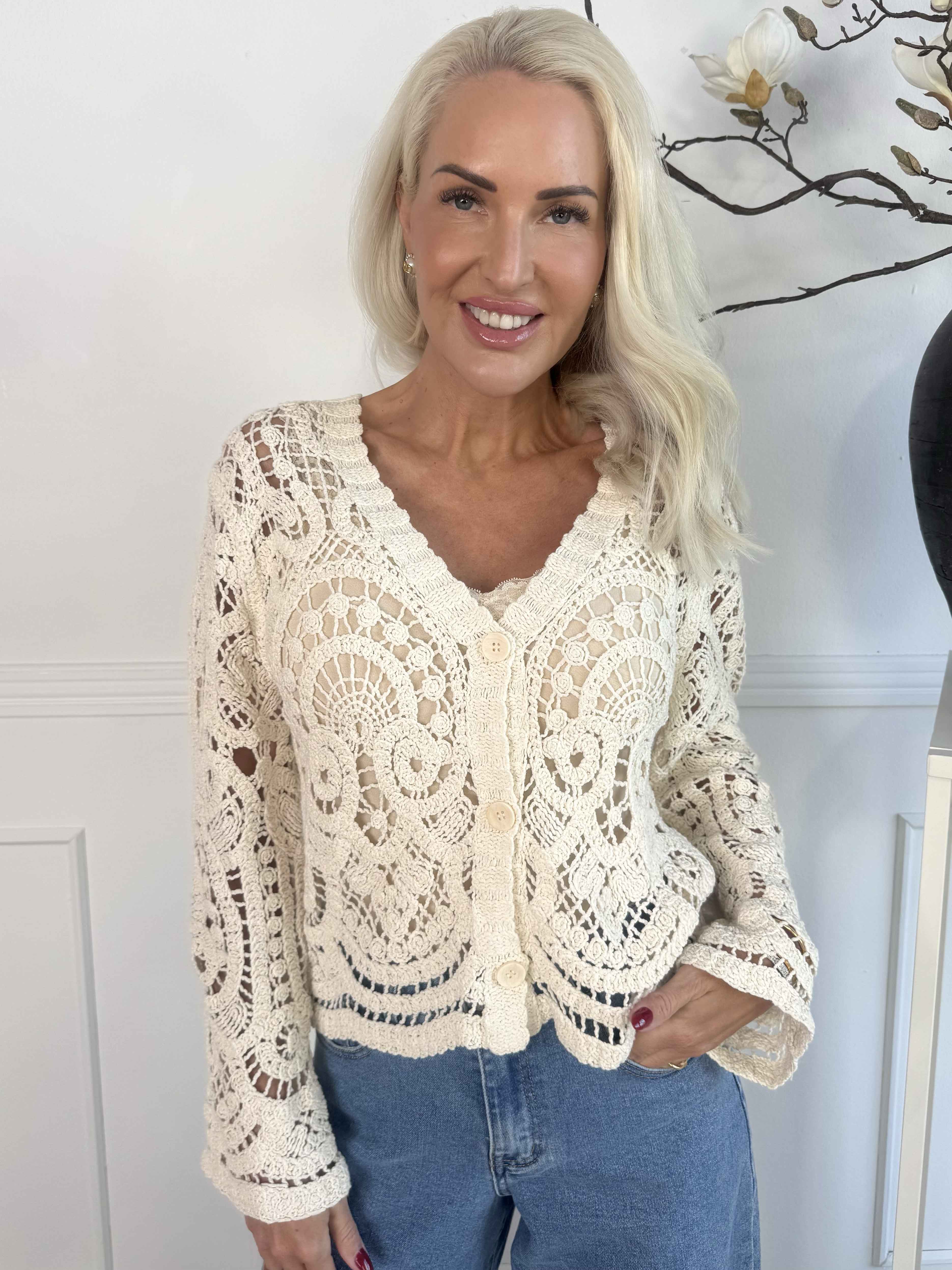 Isabella - Virkad bomullsblus med knappar